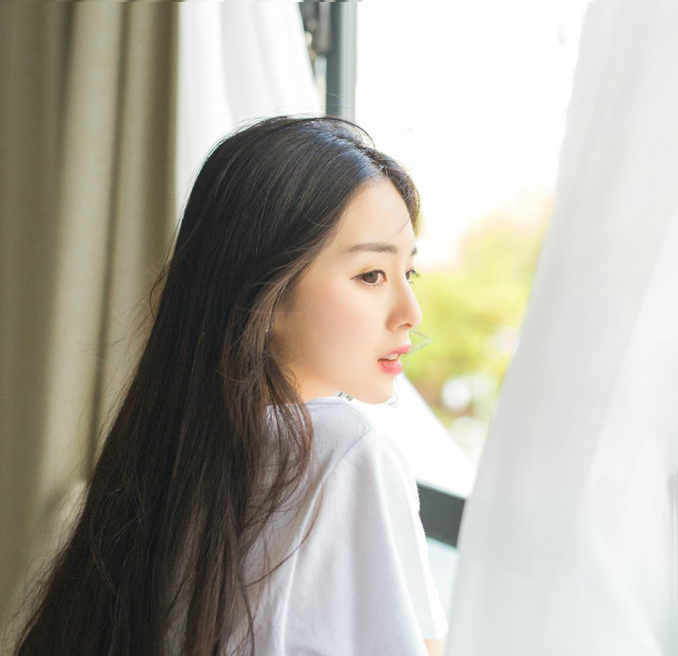 在梦想中期望生活;在追求中感受生活;在成长中理解生活;在平淡中品位生活。